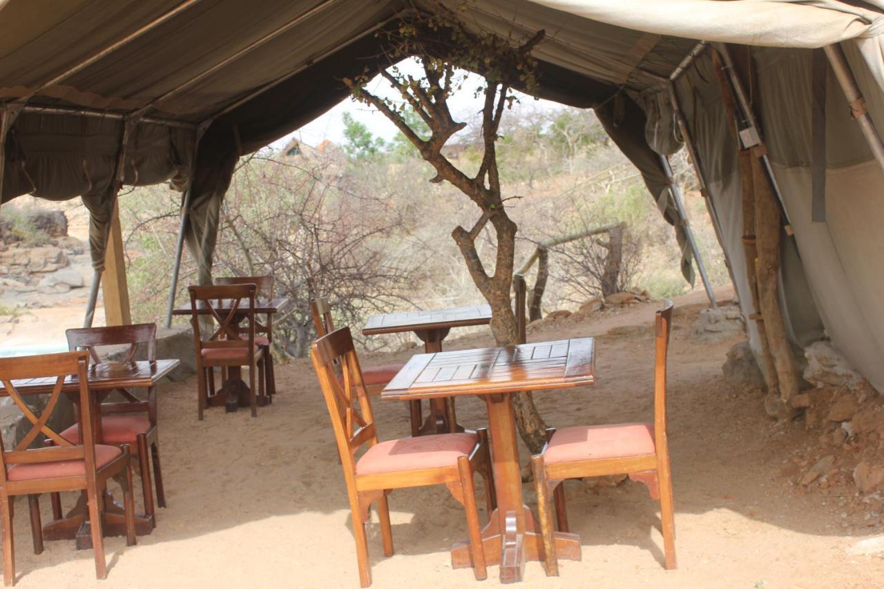 Lion'S Cave Camp, Samburu Villa Archers Post Exterior foto