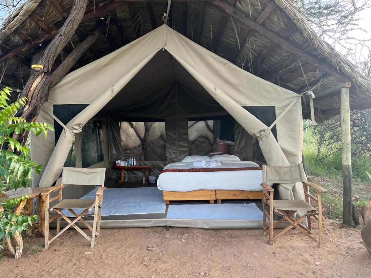 Lion'S Cave Camp, Samburu Villa Archers Post Exterior foto